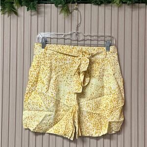 VILA Vishakina Iberis RW Shorts Yellow Women’s Size US 6/8